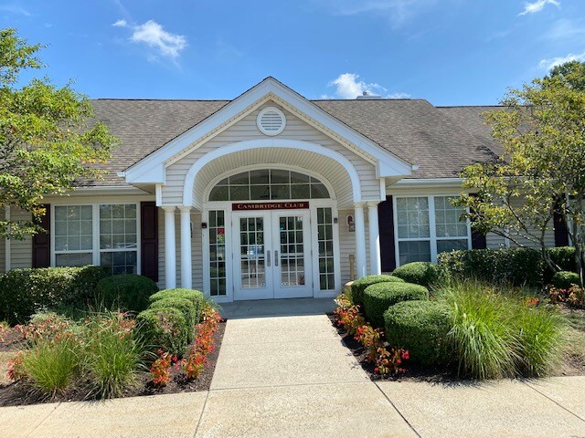 Building Photo - 2002 Larson Dr