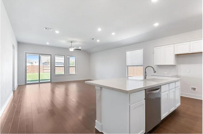 Building Photo - 8204 Skytex St