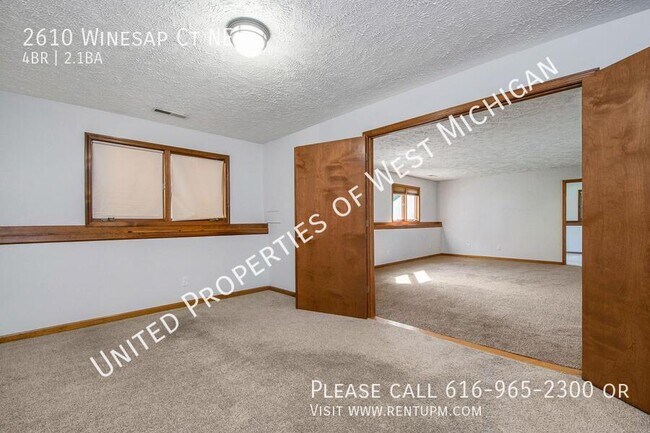 Building Photo - Available Now | 4 Bedroom 2.5 Bath Single ...