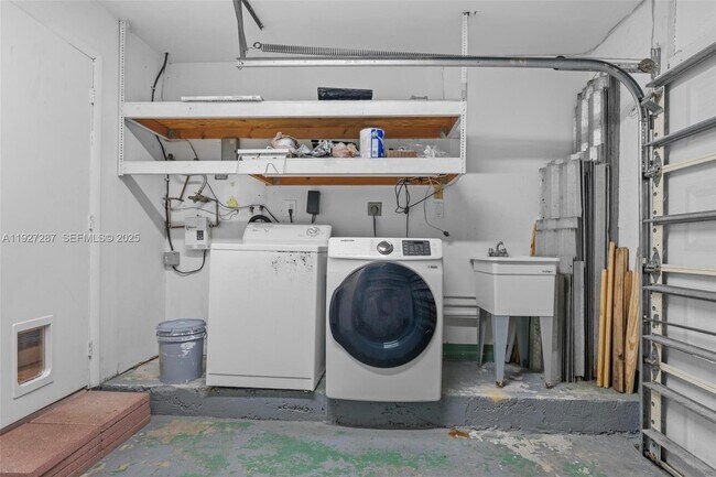 Building Photo - 10824 SW 132nd Cir Ct