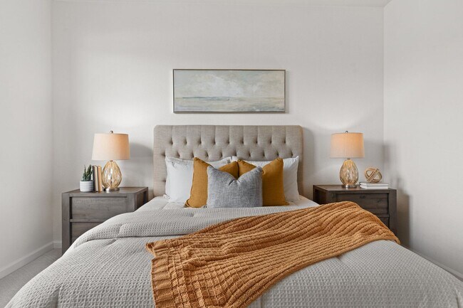 Building Photo - Epic REA – Top Floor Condo with Breathtaki...