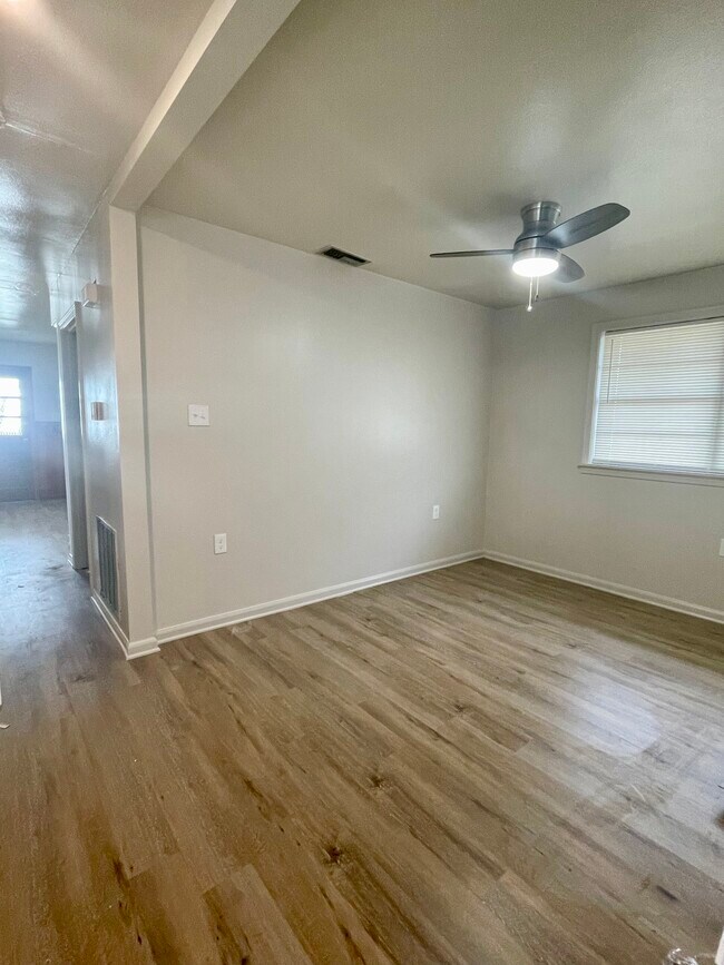 Building Photo - 152 Rencopas Ct