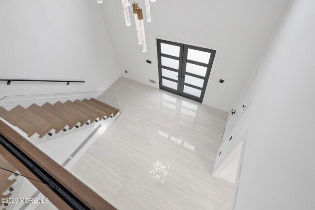 Building Photo - 459 Harnell Ave