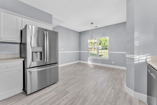 Building Photo - Beautiful 3-Bedroom Retreat with 2 Full Baths in Scenic Woodruff $1,875/mo rent