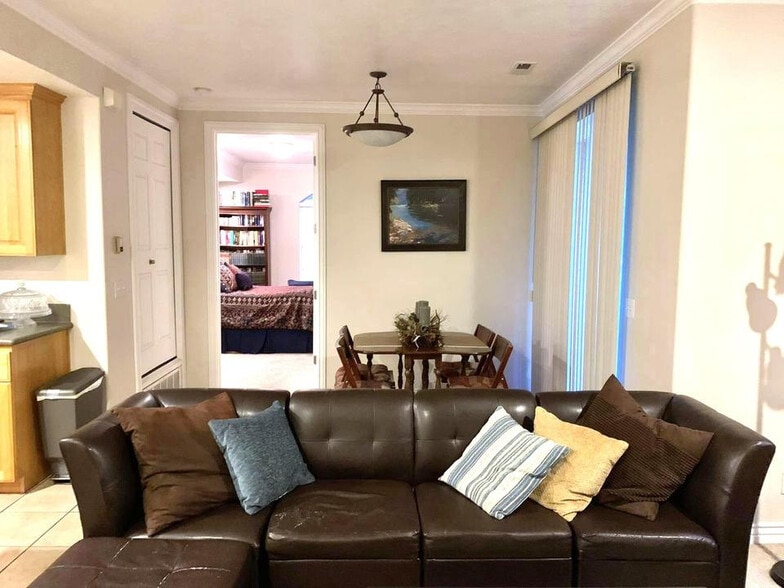 Building Photo - 272 W 400 N