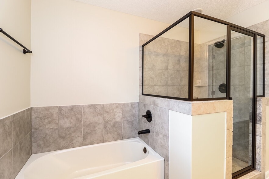 Building Photo - 1083 Carib Loop W