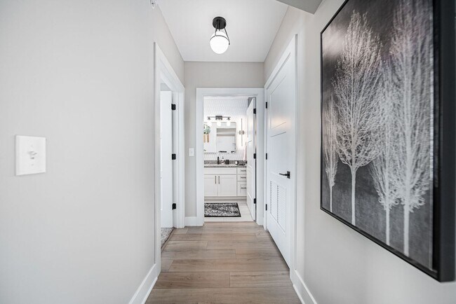 Building Photo - Fully Furnished 1 Bedroom in the heart of Short North!