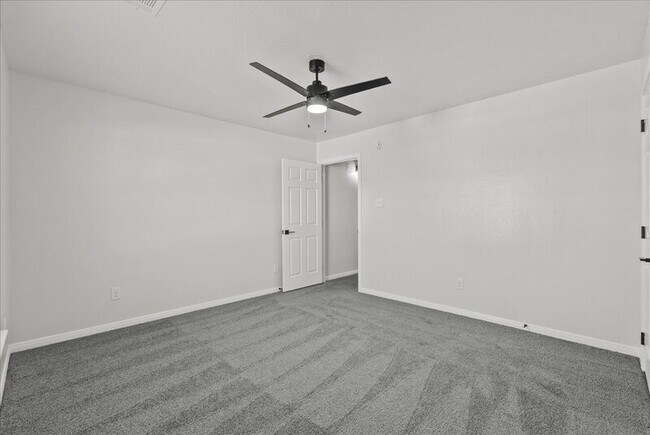 Building Photo - 5079 Akumal Calle