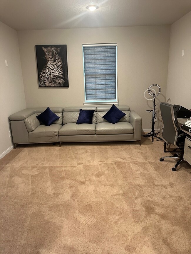 Building Photo - 1617 Darwin Cedar Dr