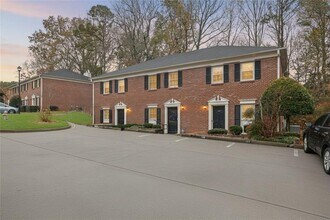 Building Photo - 138 Sterling Ct