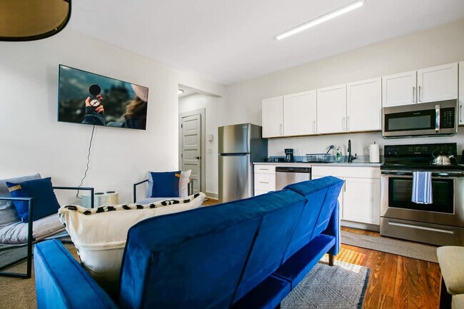 Building Photo - 1848 E 89th St