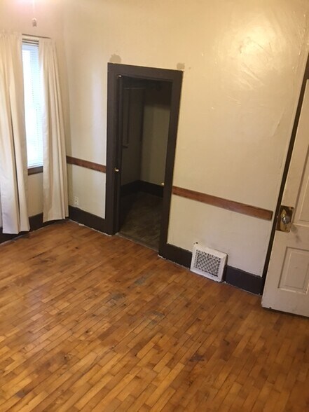 Huge bedroom, that is a walk in closet view. - 846 McKinley St