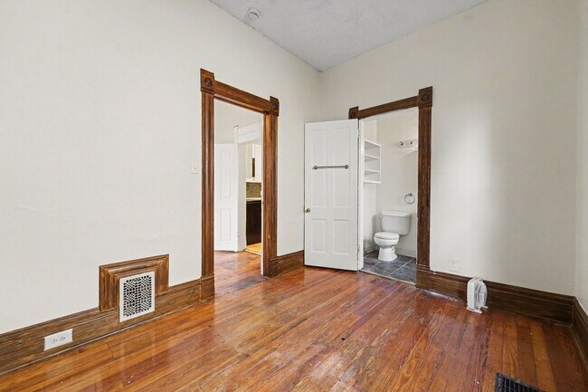 Building Photo - 2315 Franklin St