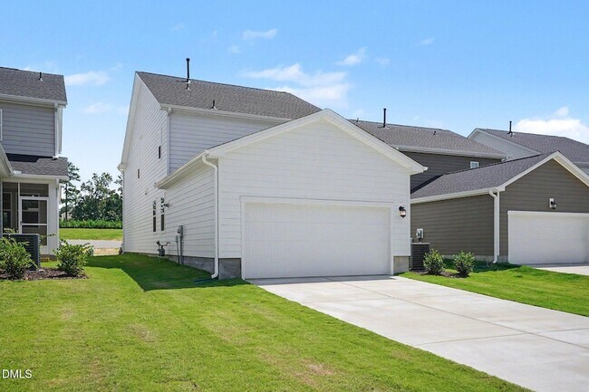 Building Photo - 321 Golden Trace Dr