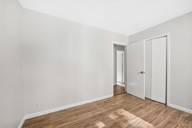 Building Photo - 81 Van Wagenen Ave