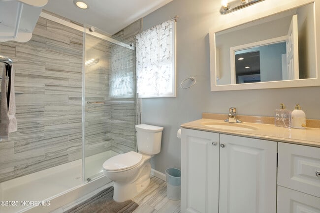 Building Photo - 115 Harding Ave