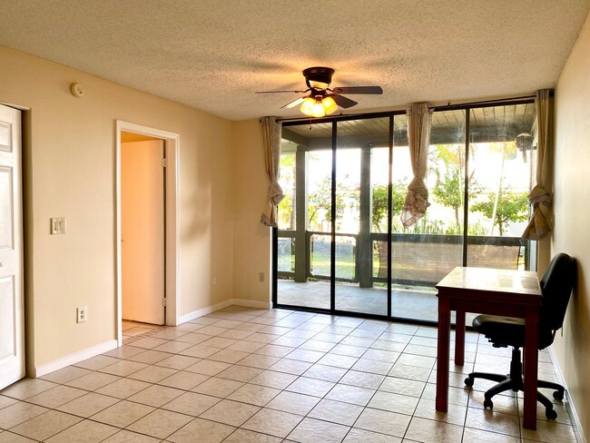 Building Photo - 3 bed / 3 bath furnished condo with ocean views!