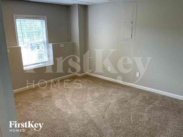 Building Photo - 12 Mountain Oaks Ln