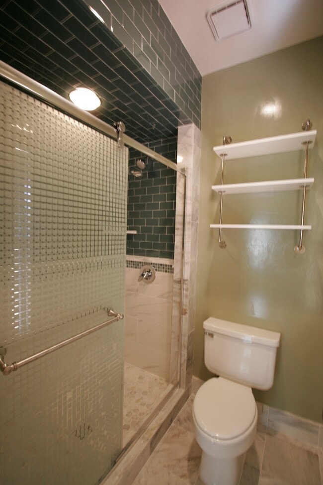 Building Photo - 207 Grandview Pl