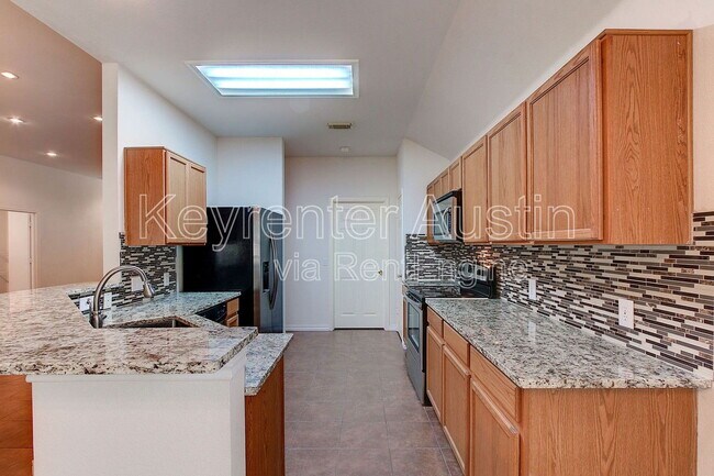 Building Photo - 2300 Garrett Cove