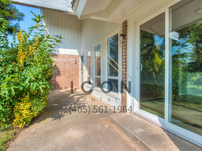 Building Photo - 515 N Robin Way