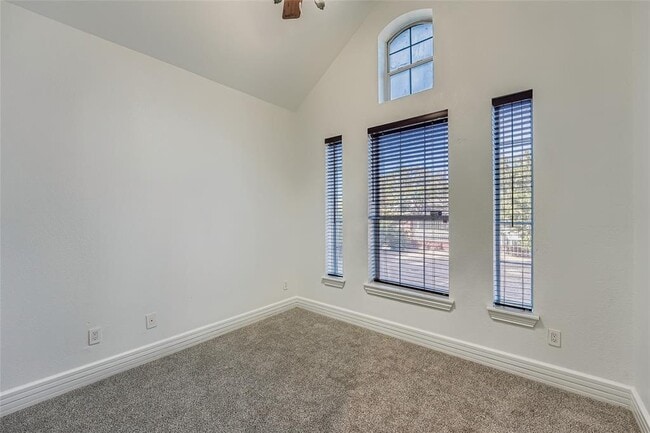 Building Photo - 10901 Parkfield Dr