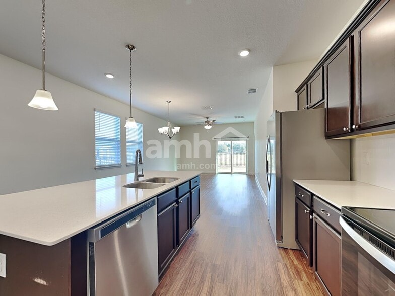 Building Photo - 1028 Walden Oaks Pl
