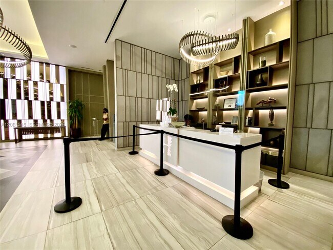 Building Photo - 4010 S Ocean Dr