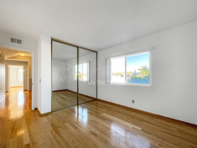 Building Photo - 9564 Peartree Ln