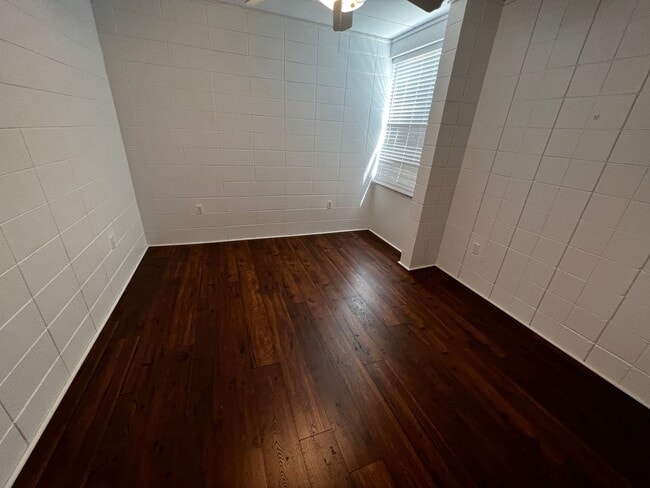 Building Photo - One Bedroom one Bath apartment available in quiet environment in Blacksburg
