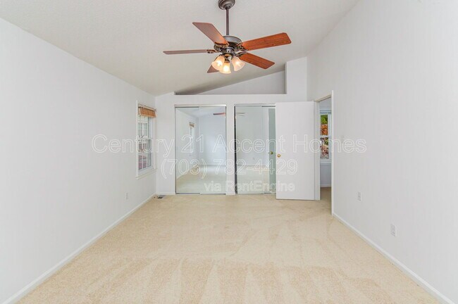 Building Photo - 29 S Floyd St