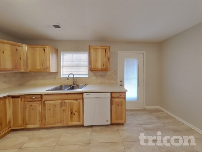 Building Photo - 11811 Wapiti Way