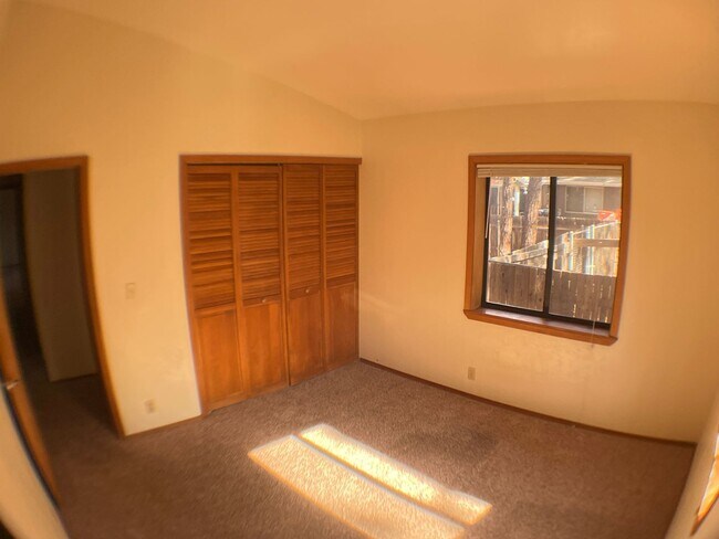 Building Photo - Single-Level 3 Bedroom Home in University Heights | Fenced Backyard + 2-Car Garage