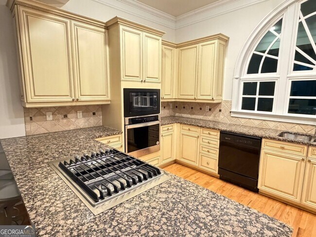 Building Photo - 834 Clifton Heights Ln NE