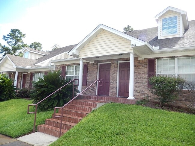 Building Photo - 4434 Gearhart Rd