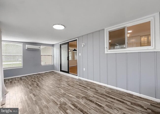 Building Photo - 1200 E Patuxent Dr