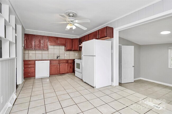 Building Photo - 4808 Brooktree Dr