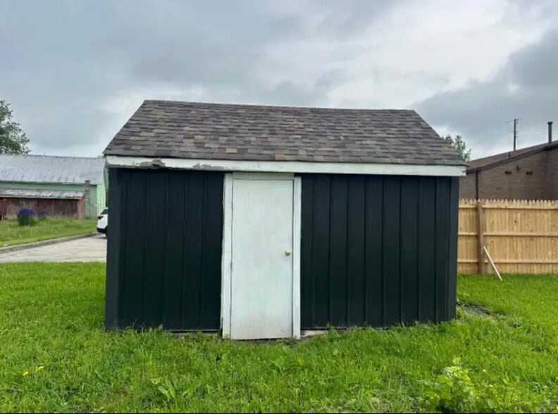 Building Photo - 16625 S Broadway St