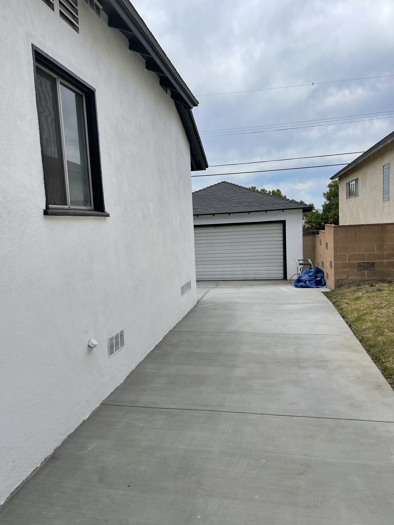 Building Photo - 2207 Jolley Dr