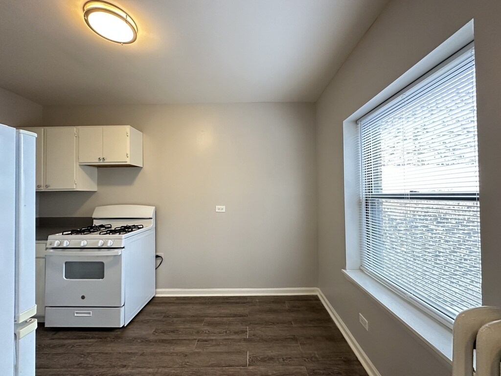 Building Photo - 5740 N Winthrop Ave