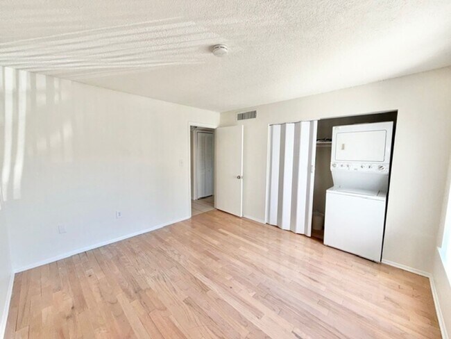 Building Photo - Altamonte Springs  - 2 Bedroom, 2 Bathroom - $1,695.00