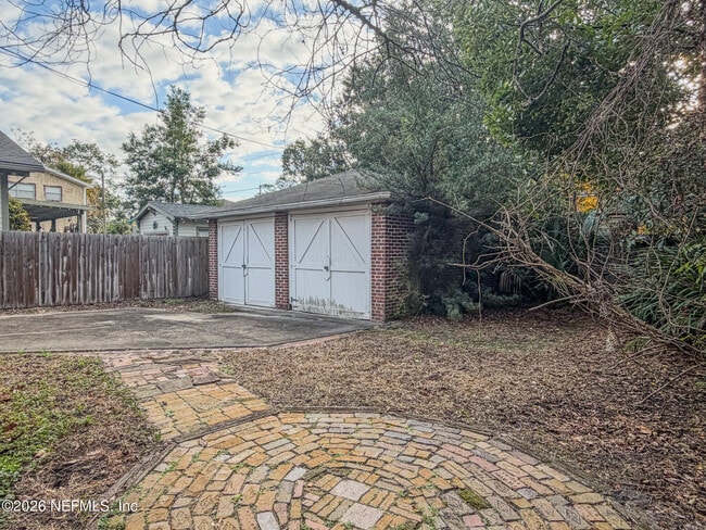 Building Photo - 3664 Riverside Ave