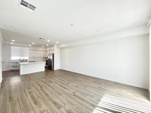Building Photo - 9309 E Heaney Cir