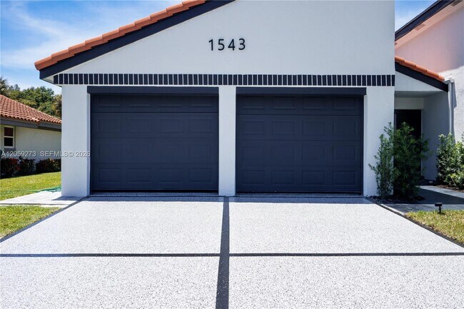 Building Photo - 1543 SW 1st Ave