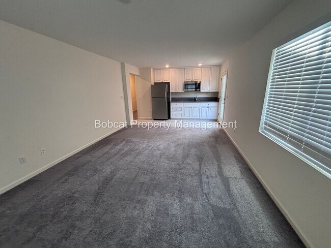 Building Photo - Large Home in Dayton with Mother In Law Quarters