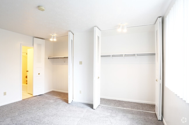 Interior Photo - Alder Ridge