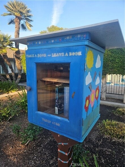 Building Photo - 13902 Yorba St