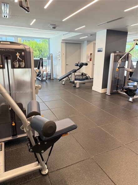 Building Photo - 1541 Brickell Ave