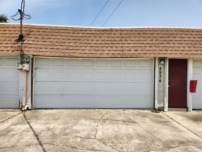 Building Photo - 8936 Glacier Ave