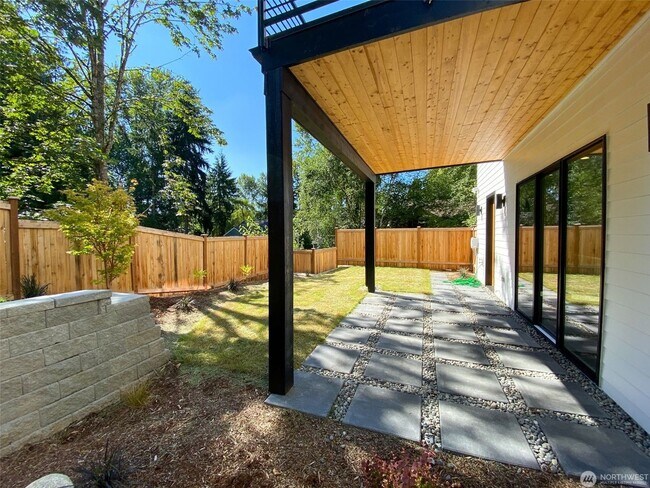 Building Photo - 7912 140th Ave NE